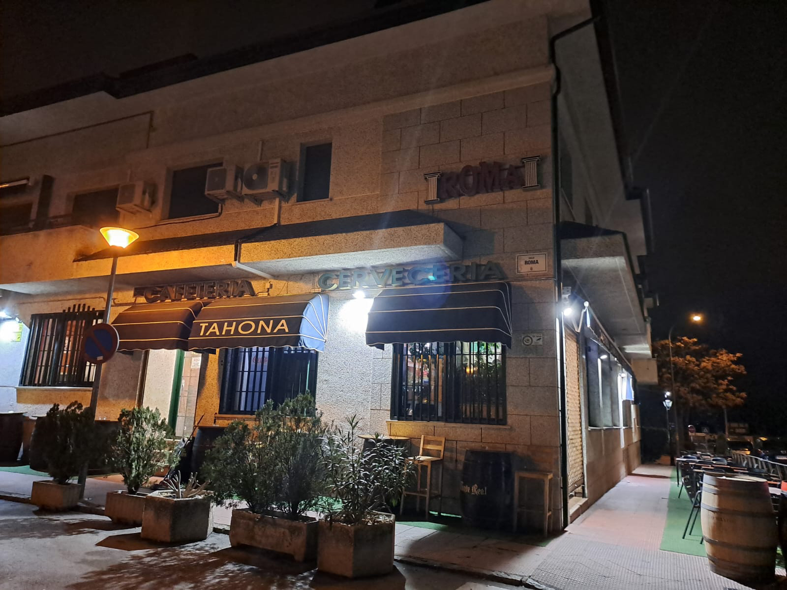 Tardes de terraza en el ROMA